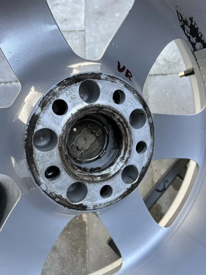 Диски 17R 5x112 7.5J ET28 DIA66.6 Audi А6 А4 Skoda Golf — фото 5