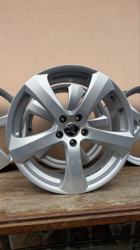 Диски 5х112 R19 Skoda VW Audi 8J ET44 dia57.1