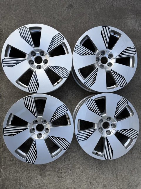 Диски Audi E-tron 5x112 R19 ET34 8jx