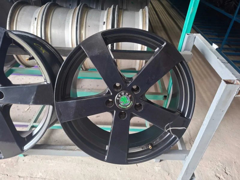 Диски Дезент Шкода 5/112 R18 7,5J ET38 Dezent Skoda. — фото 6