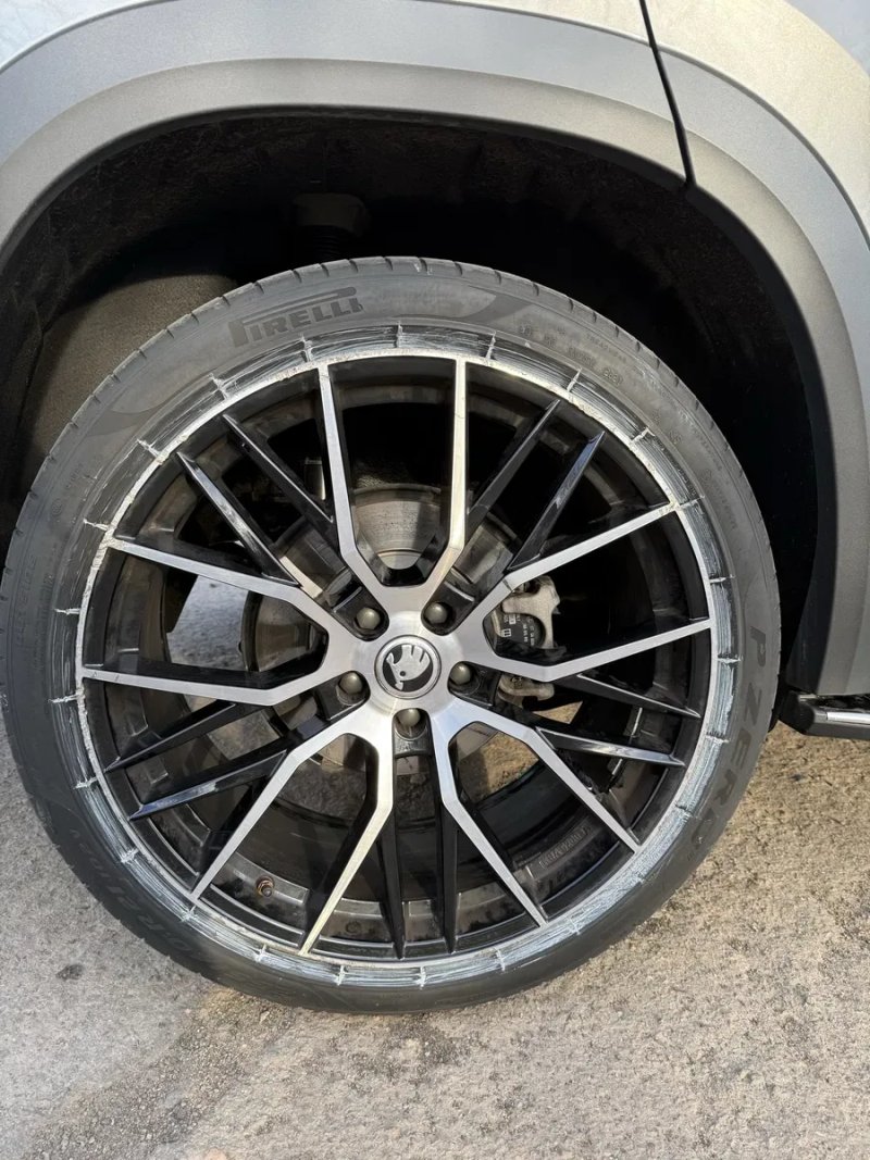 Диски R21 5x112/9J/ET35 + Резина 255/40 R21 Pirelli PZero — фото 5