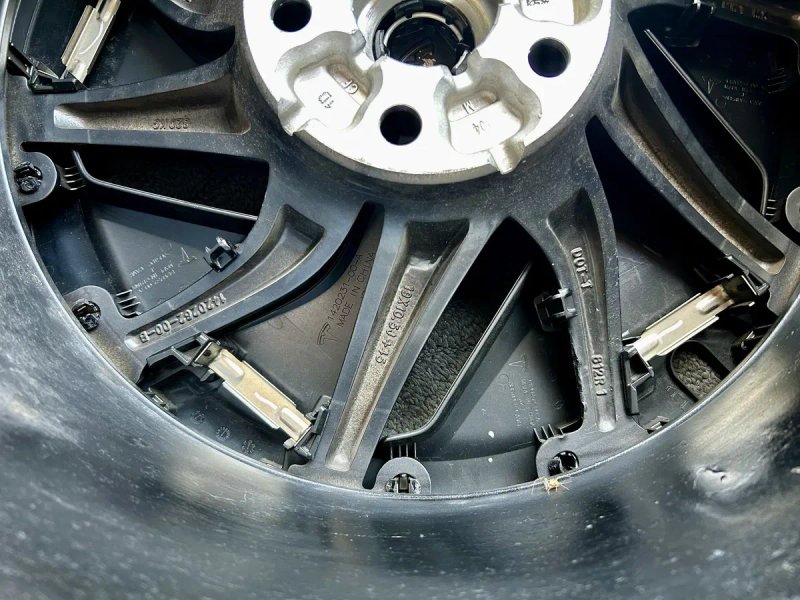 Диски разноширокие комплект на Tesla Model S от 22 года — фото 4