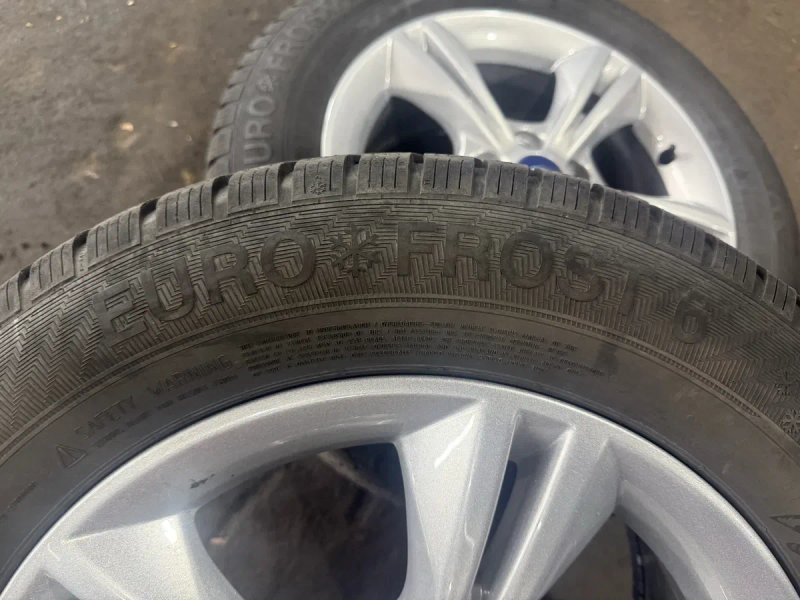 Диски в ІДЕАЛЬНОМУ СТАНІ  Ford Focus MK3 R16 5x108 із зимовою гумою Gislaved 215/60 R16 — фото 6