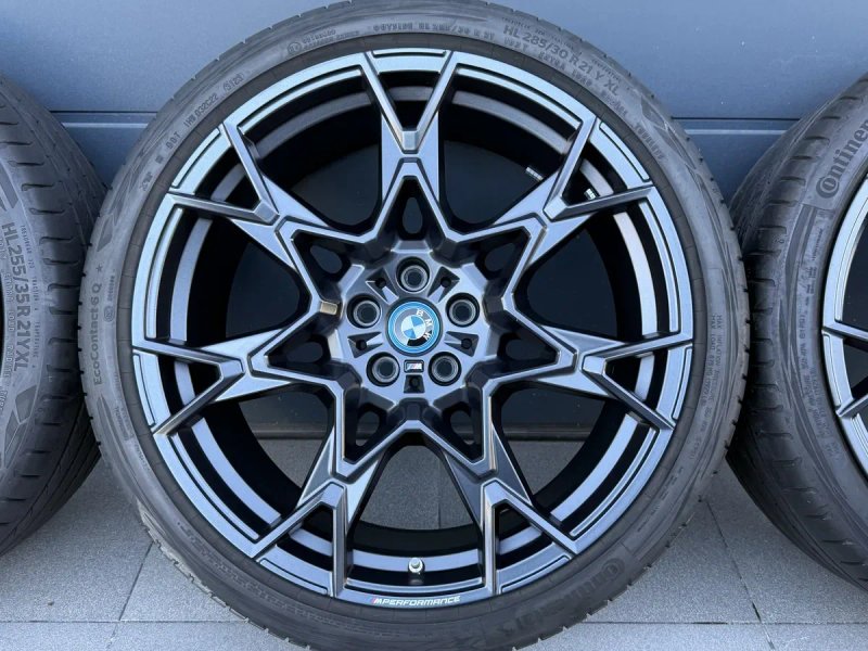 Диски з резиною BMW G60 G61 21 R21 255/35 R21 285/30 R21 MPerformance 943M різно широкі — фото 4