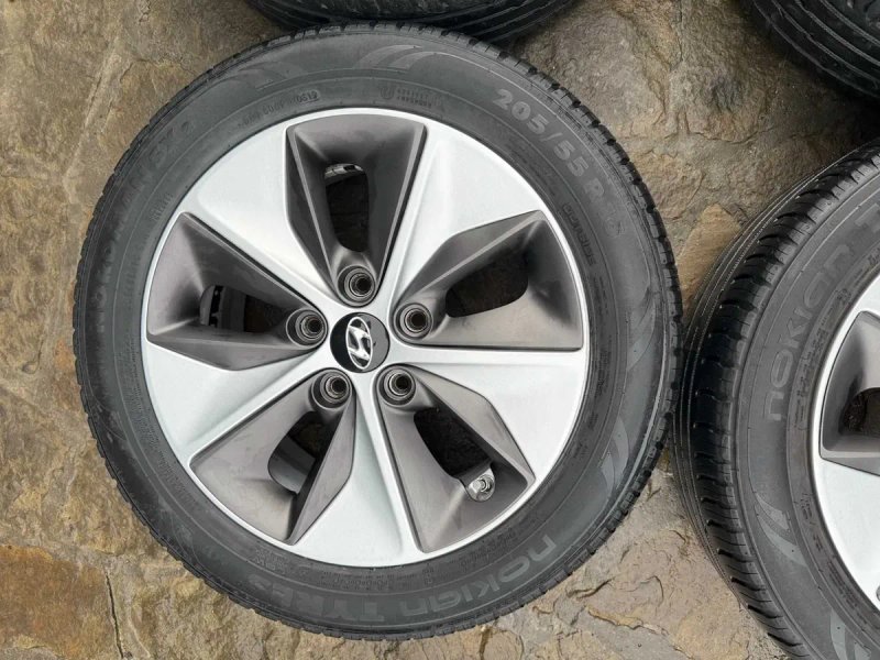 Диски з шинами Hyundai Ioniq 1 5x114.3 R16x6.5 колеса Іонік 1 205/55 — фото 5