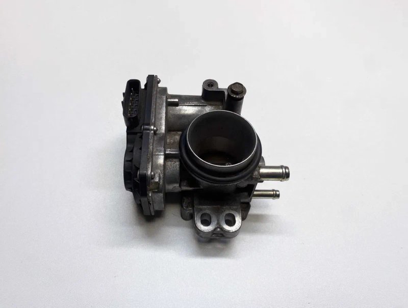 Дросельна заслонка Toyota Yaris (2003-2011 р.в) - 1.0 (1SZ-FE) - 1.3 (2SZ-FE) — фото 3