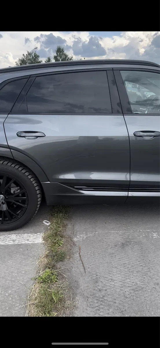 Дверка передня права ліва Audi E tron Ауді е трон передняя правая LZ7S — фото 3