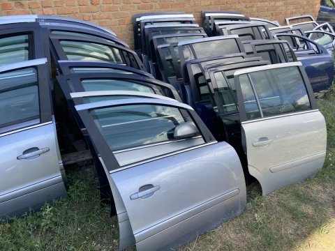 Дверки Опель Зафіра Б , Дверка передня , дверь задня Opel Zafira двері