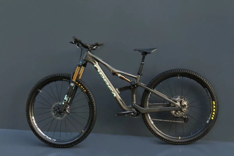 Двопідвісний гірський велосипед Orbea Occam M10 Carbon 29 2024.FOX KASHIMA, Shimano XT, Mavic — фото 2