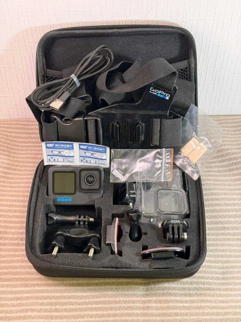 Екшн-камера GoPro 11 з аквабоксом та грудним кріпленням