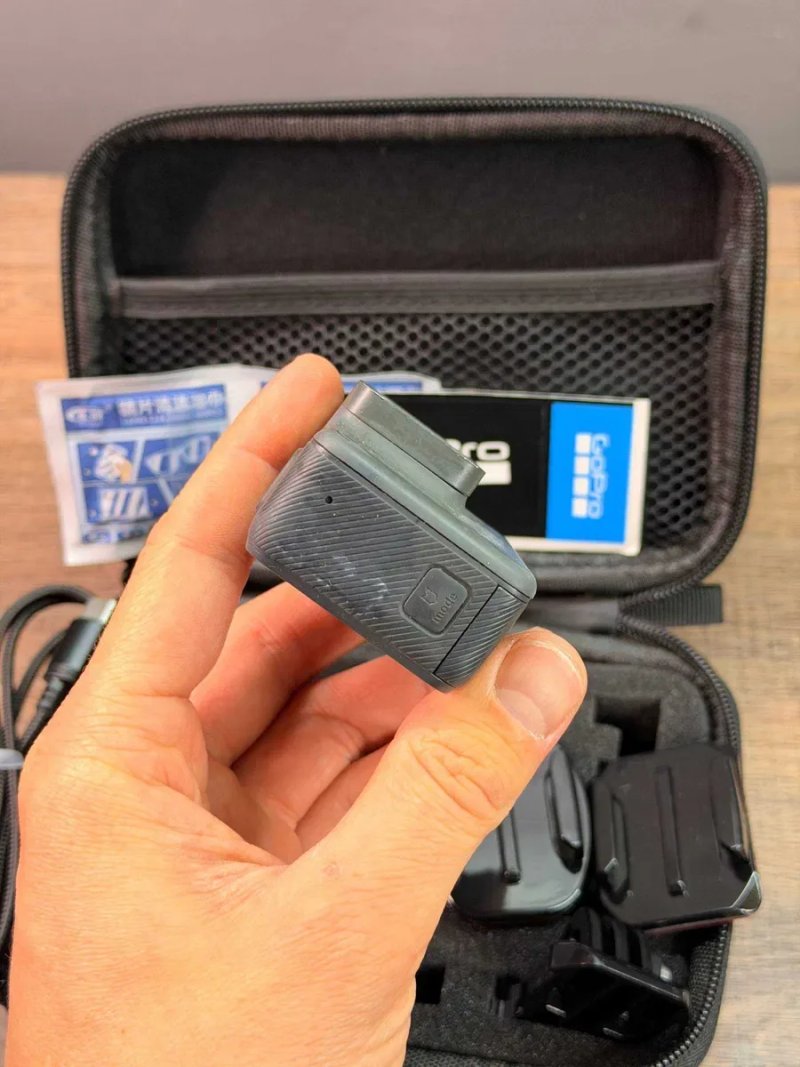 Екшн-камера GoPro Hero 5 з присоскою і невеликим нюансом — фото 5