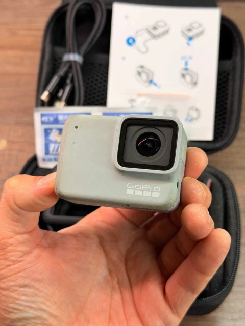 Екшн-камера GoPro Hero 7 White, в повністю робочому стані