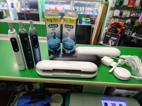Електрична щітка Oral B IO9