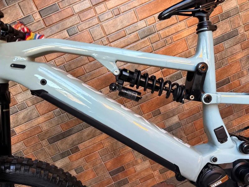 Електровелосипед RAYMON Trail Ray PRO 180 27.5''-29"L" Shimano DEORE SLX 1x12, Rock Shox ZEB 180 mm, YAMAHA 800 Wh, ENDURO IDEAL 2025 — фото 3