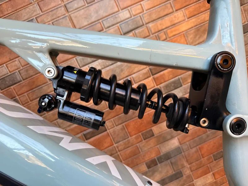 Електровелосипед RAYMON Trail Ray PRO 180 27.5''-29"L" Shimano DEORE SLX 1x12, Rock Shox ZEB 180 mm, YAMAHA 800 Wh, ENDURO IDEAL 2025 — фото 6