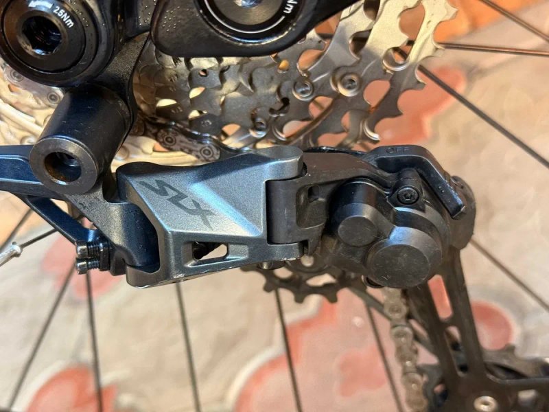 Електровелосипед RAYMON Trail Ray PRO 180 27.5''-29"L" Shimano DEORE SLX 1x12, Rock Shox ZEB 180 mm, YAMAHA 800 Wh, ENDURO IDEAL 2025 — фото 7