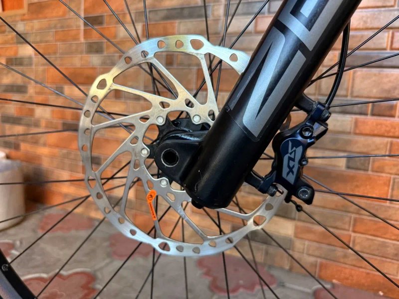 Електровелосипед RAYMON Trail Ray PRO 180 27.5''-29"L" Shimano DEORE SLX 1x12, Rock Shox ZEB 180 mm, YAMAHA 800 Wh, ENDURO IDEAL 2025 — фото 8