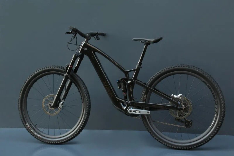 Електровелосипед Trek Fuel EXe 9.8 GX AXS T-Type (тестовий пробіг). Двопідвісний гірський карбоновий carbon найнер — фото 2