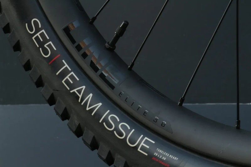 Електровелосипед Trek Fuel EXe 9.8 GX AXS T-Type (тестовий пробіг). Двопідвісний гірський карбоновий carbon найнер — фото 6