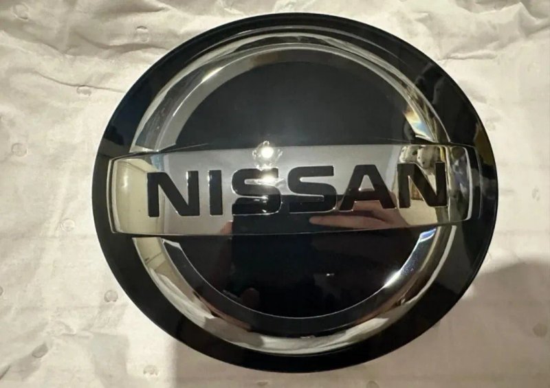 Эмблема под дистроник Nissan rogue T33 Эмблема в решетку радиатора T32 — фото 5