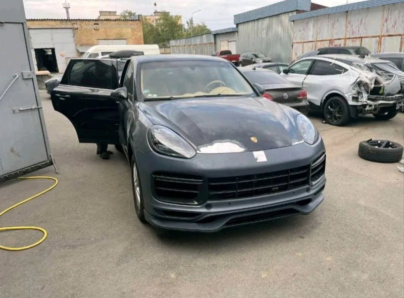 Фары Porsche Cayenne Panamera Macan  Бампера обвесы  капот дверь радиаторы крышка багажника панель радиаторов — фото 7