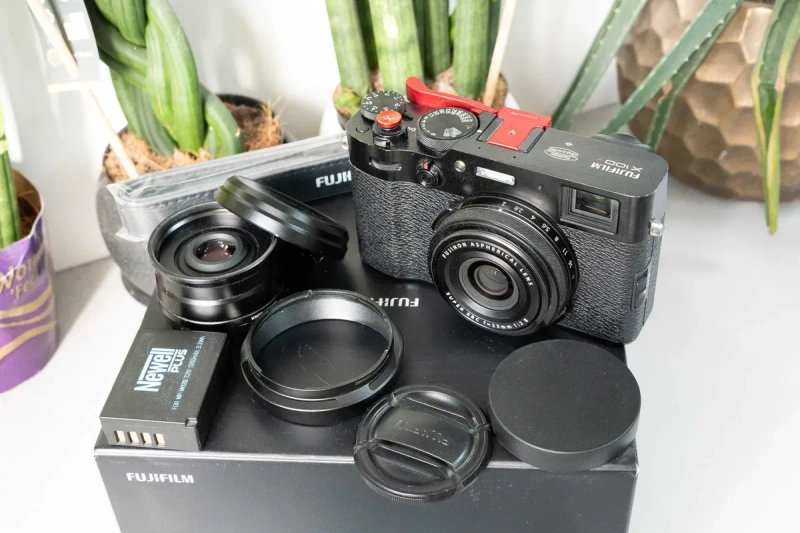 Fujifilm 100v + Fujifilm WCL-X100 Black II Коробка гарний стан — фото 8