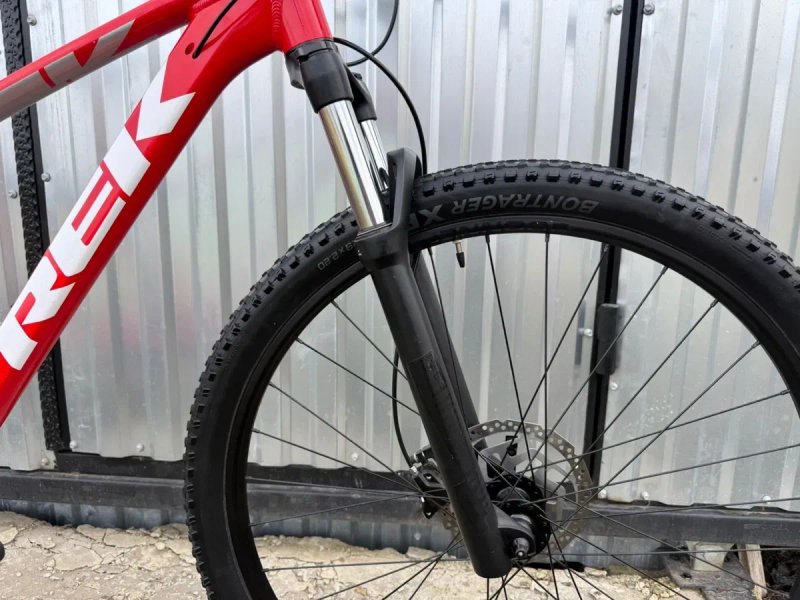 Гірський велосипед L 29 Trek Marlin 7 2020року Rock Shox Acera 2x9 — фото 5