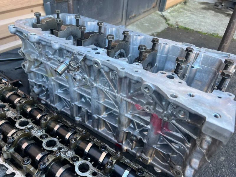 Головка BMW X5 E70 F10 N57 ТНВД N57D30A 3.0dX 4.0dX Поршень Шатун Поддон N57D30B Блок — фото 5