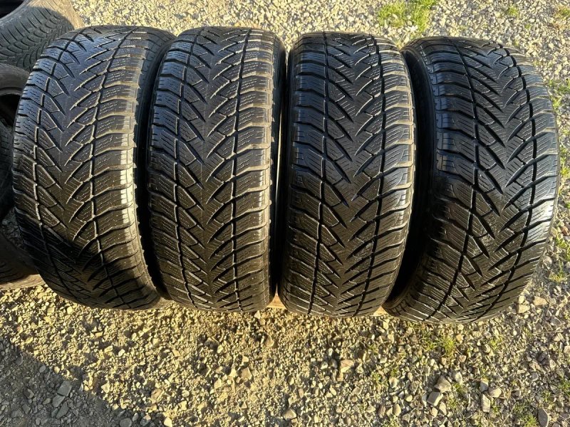 Goodyear шини зима 255/55 R18 комплект коліс на Таурег — фото 2