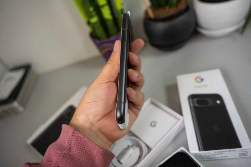 Google Pixel 8a 8/128GB (Obsidian) Neverlock Open box — фото 6