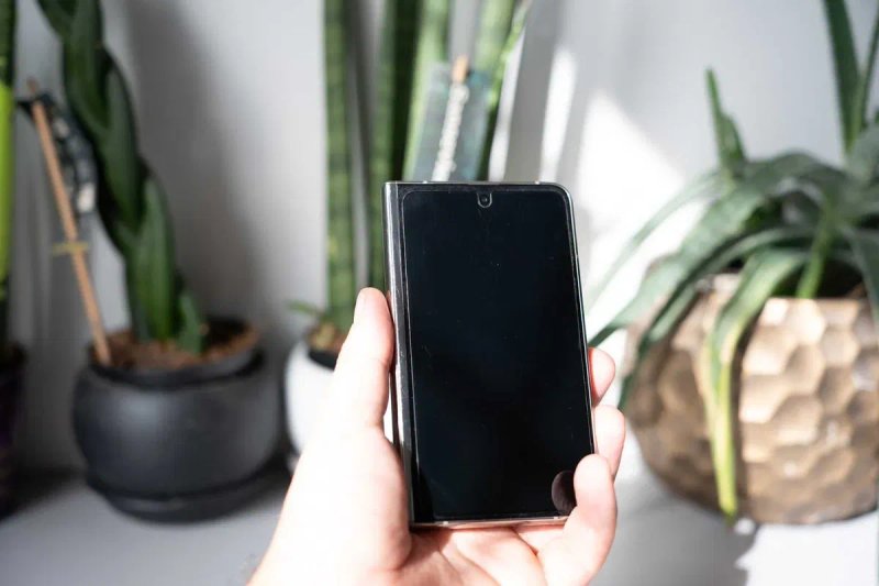 Google Pixel Fold 12/256GB  (Porcelain) Neverlock  гарний стан — фото 2