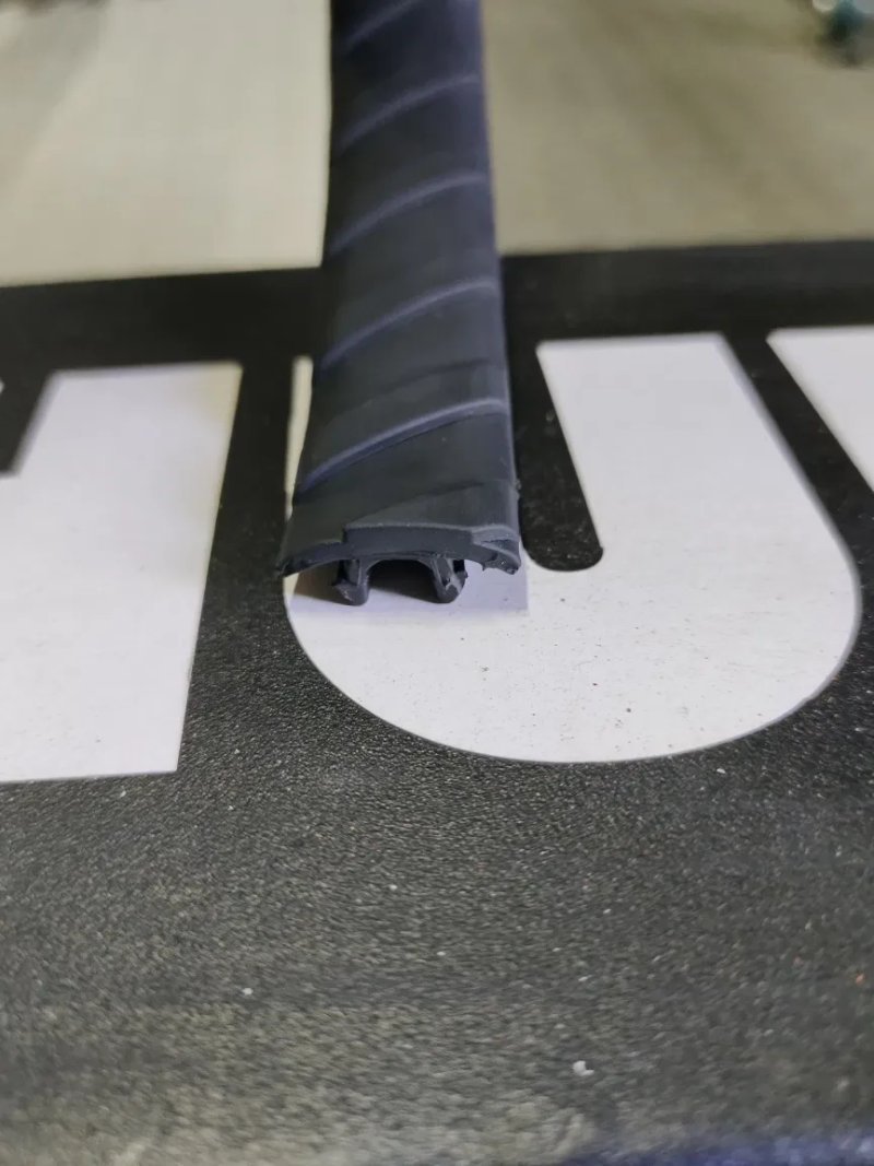 Гумка Резинка Ущільнювач в Т-паз для поперечин Thule Wingbar Wingbar edge Aerobar Mont blanc Гумки для оригінальних поперечин — фото 7