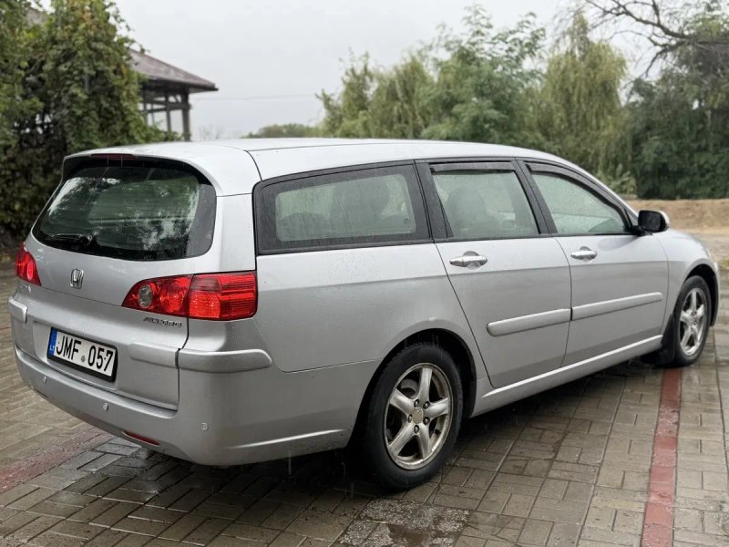Honda Accord 2.2 дизель универсал идеальное состояние — фото 4