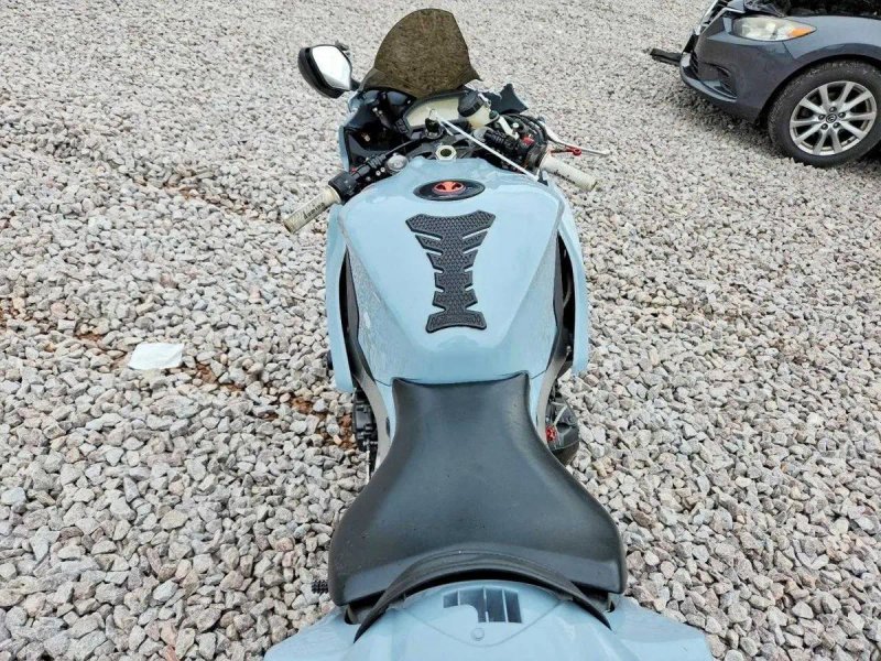 2015 Honda CBR1000 RR — фото 6