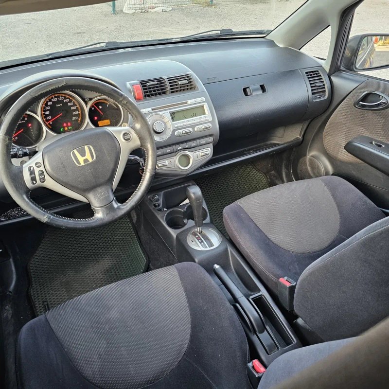 Honda jazz  1.3 бензин — фото 3