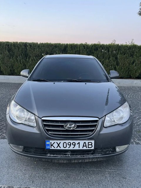 Hyundai Elantra 1.6бенз