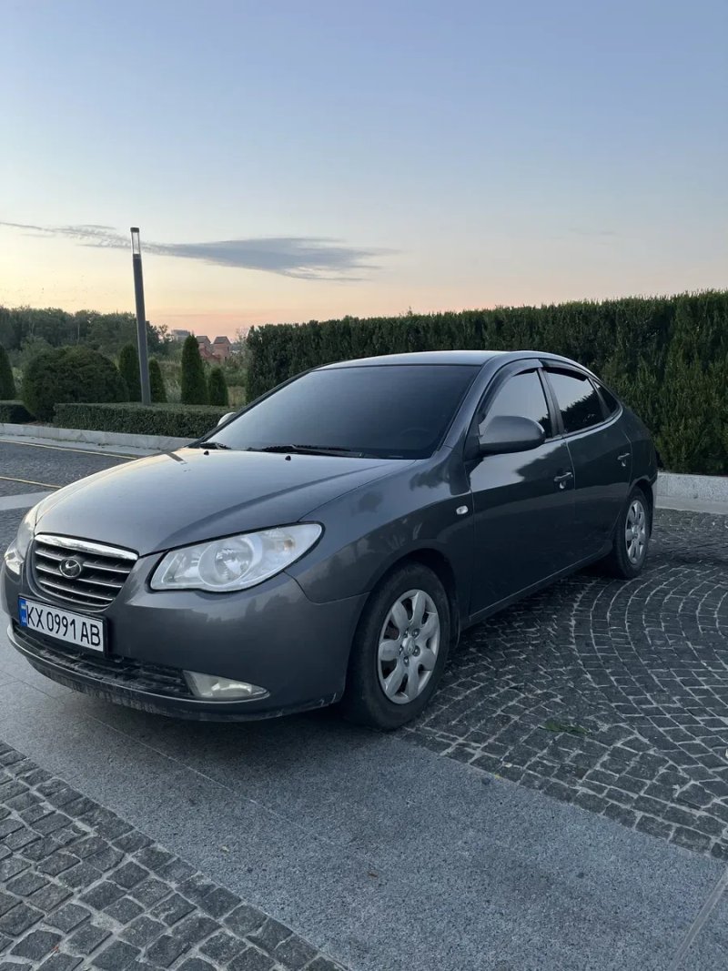 Hyundai Elantra  1.6бенз — фото 3