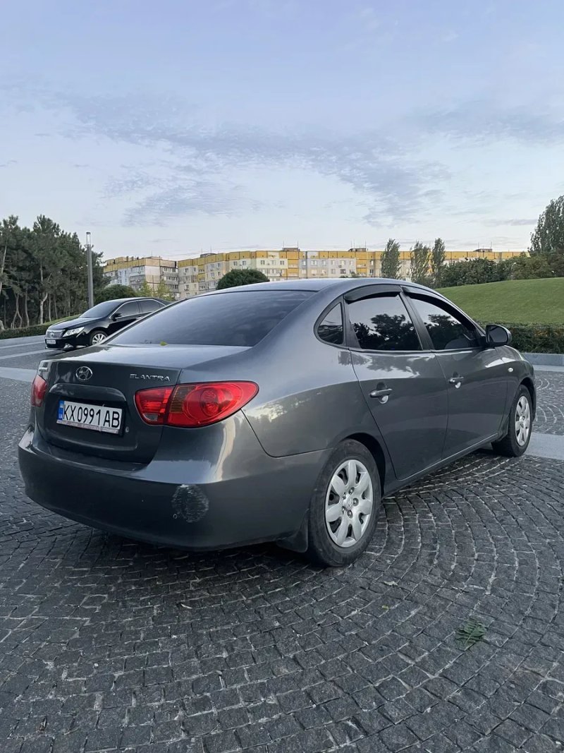 Hyundai Elantra  1.6бенз — фото 4