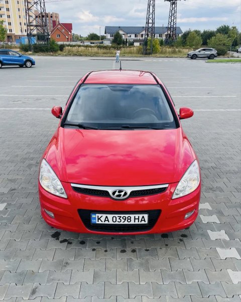 Hyundai i30 2008 року 1.6 газ бензин. Не фарбована