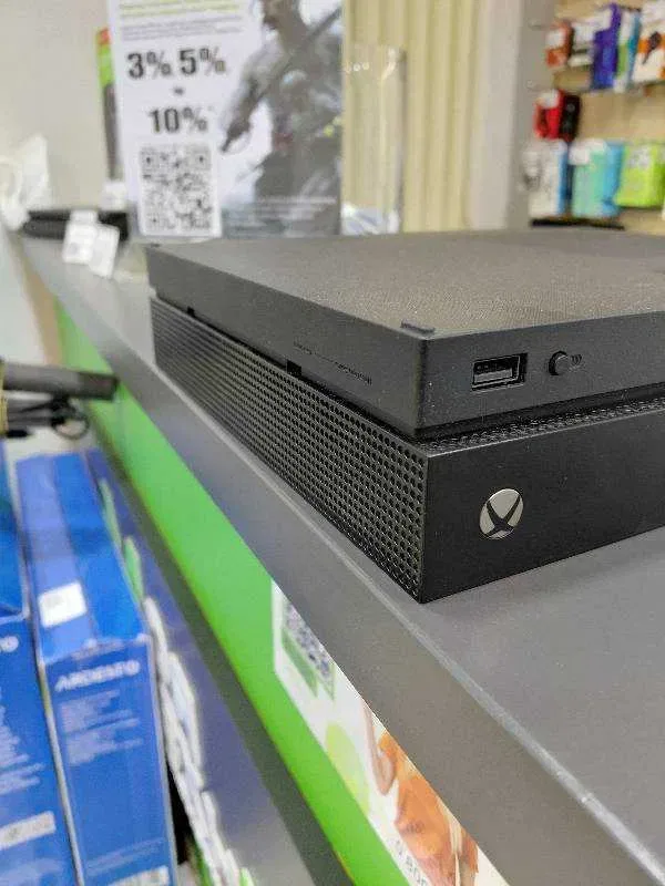 Ігрова консоль Microsoft Xbox One X (1787) 1Tb — фото 3