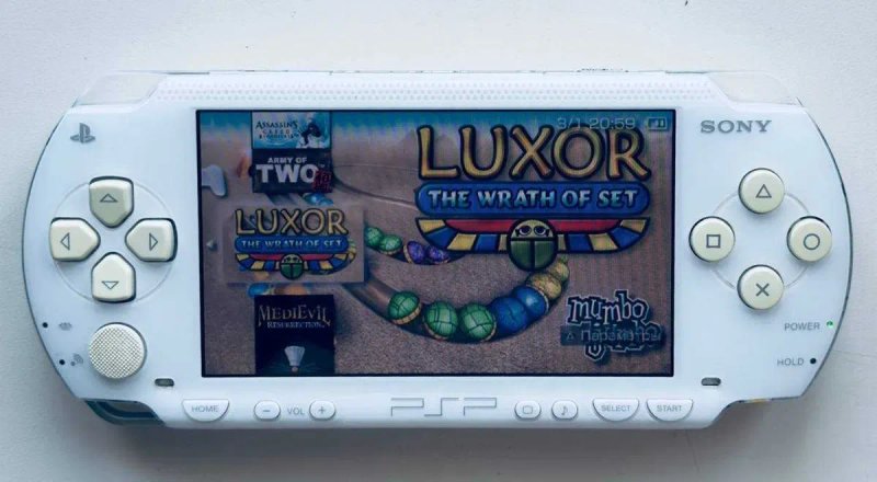 Ігрова консоль Sony PlayStation Portable 1003, біла — фото 7