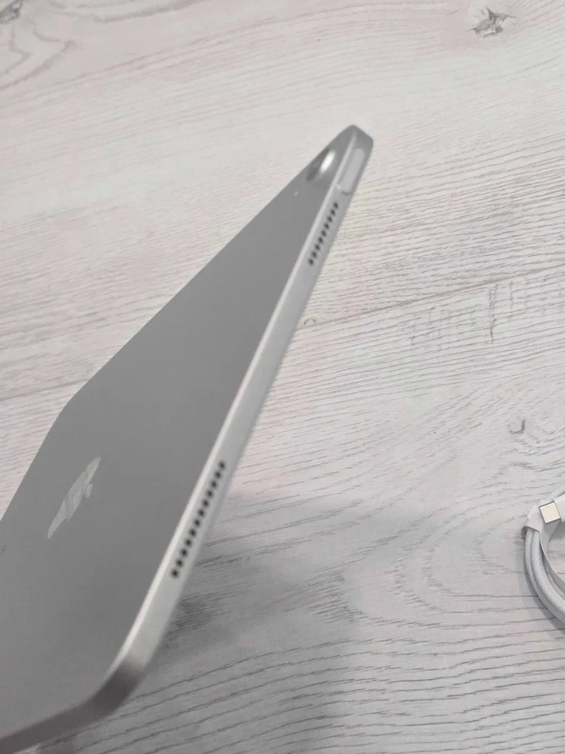 iPad (10th Gen) 64GB Silver, iOs 27 ,стан нового , аккум 100% , 11 циклів — фото 6