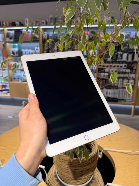 iPad 5 gen 32Gb Gold Вживаний