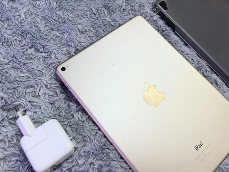 IPad Air 2 (64 gb) wi-fi + подарки, хорошее состояние! А1566 — фото 4