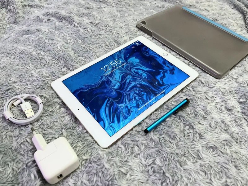 IPad Air 2 (64 gb) wi-fi + подарки, хорошее состояние! А1566 — фото 5