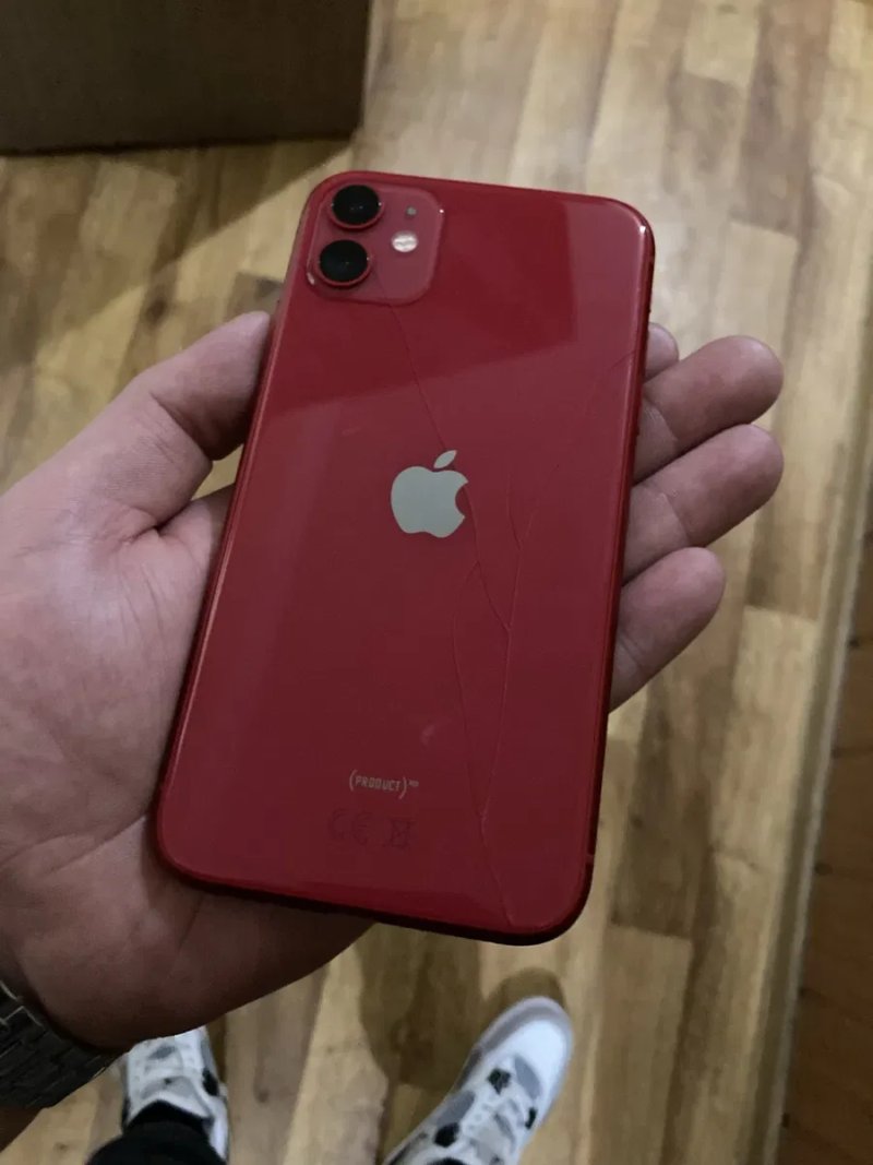 IPhone 11 64 gb Red Product Neverlock — фото 2
