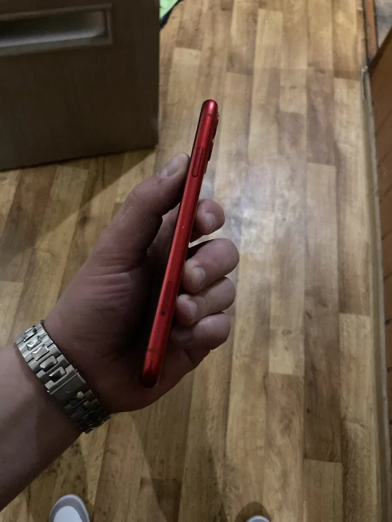 IPhone 11 64 gb Red Product Neverlock — фото 3