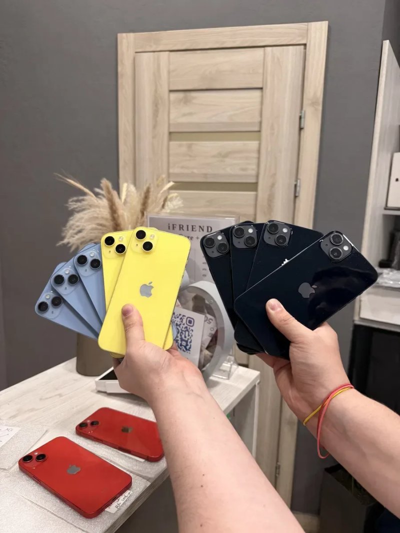 iphone 14 plus 128/256gb midnight / red / blue / yellow — фото 8