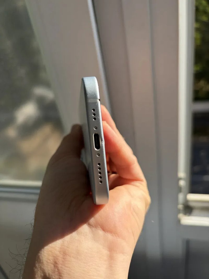 Iphone 15, 93% батарея — фото 6