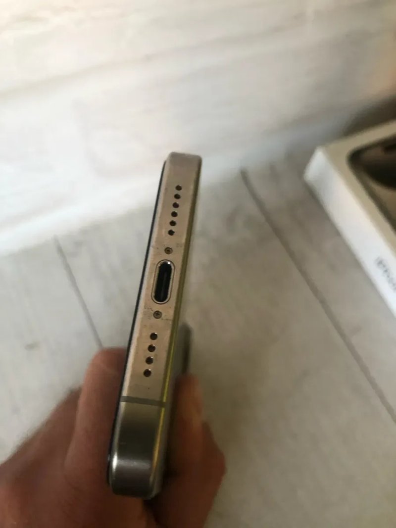 iPhone 15 Pro Max 256 Natural Titanium как новый — фото 5